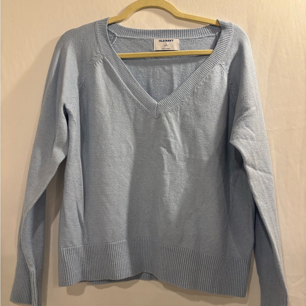 Old Navy Women's Light Blue V-Neck Sweater